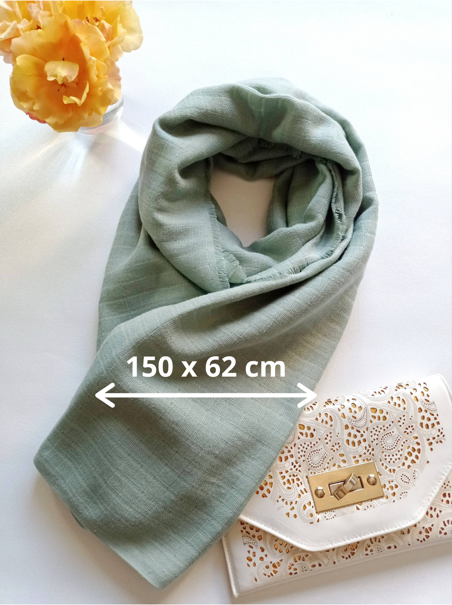 écharpe vert d'eau taille mentionnée