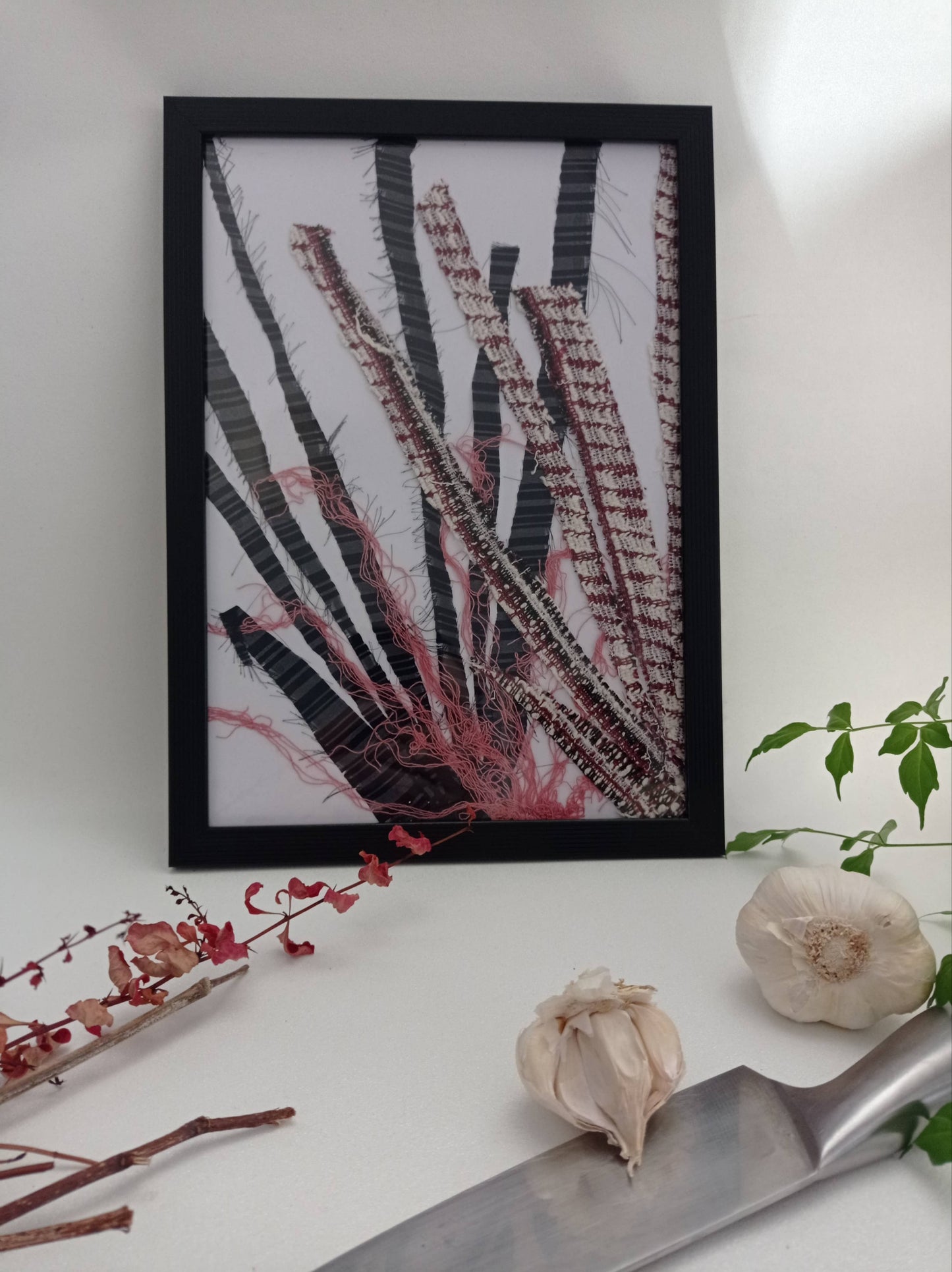 déco branches d'arbres en tissu dans un décor de cuisine