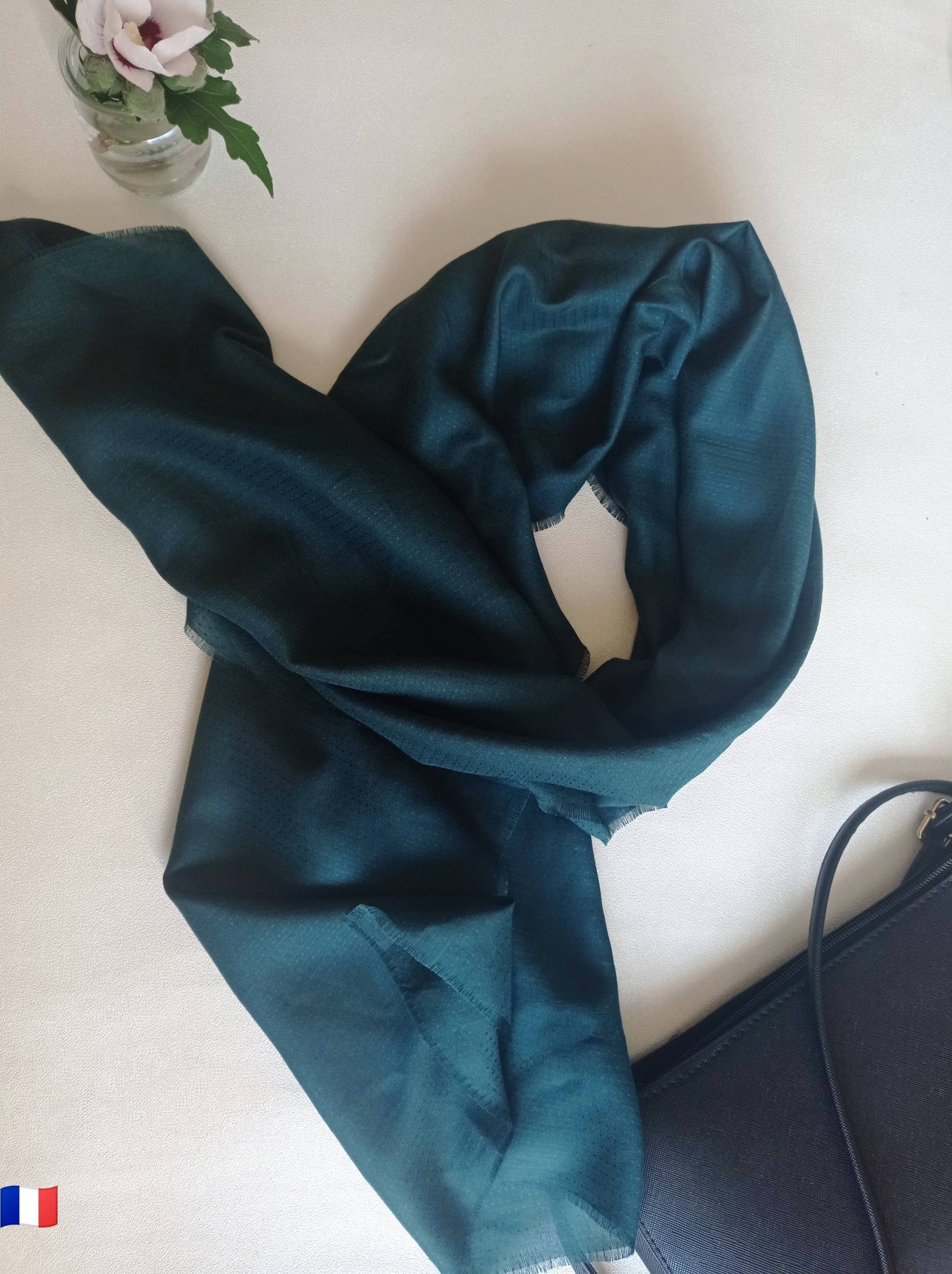 foulard ou étole verte avec mention fabriqué en France