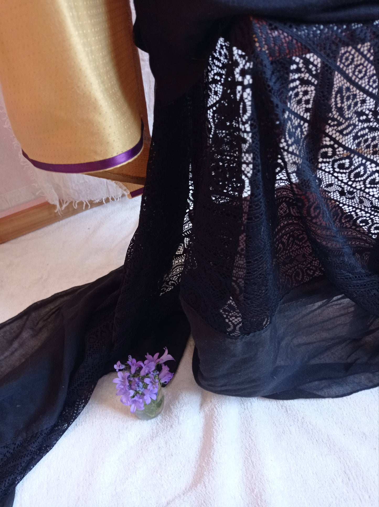 foulard doré bord pourpre