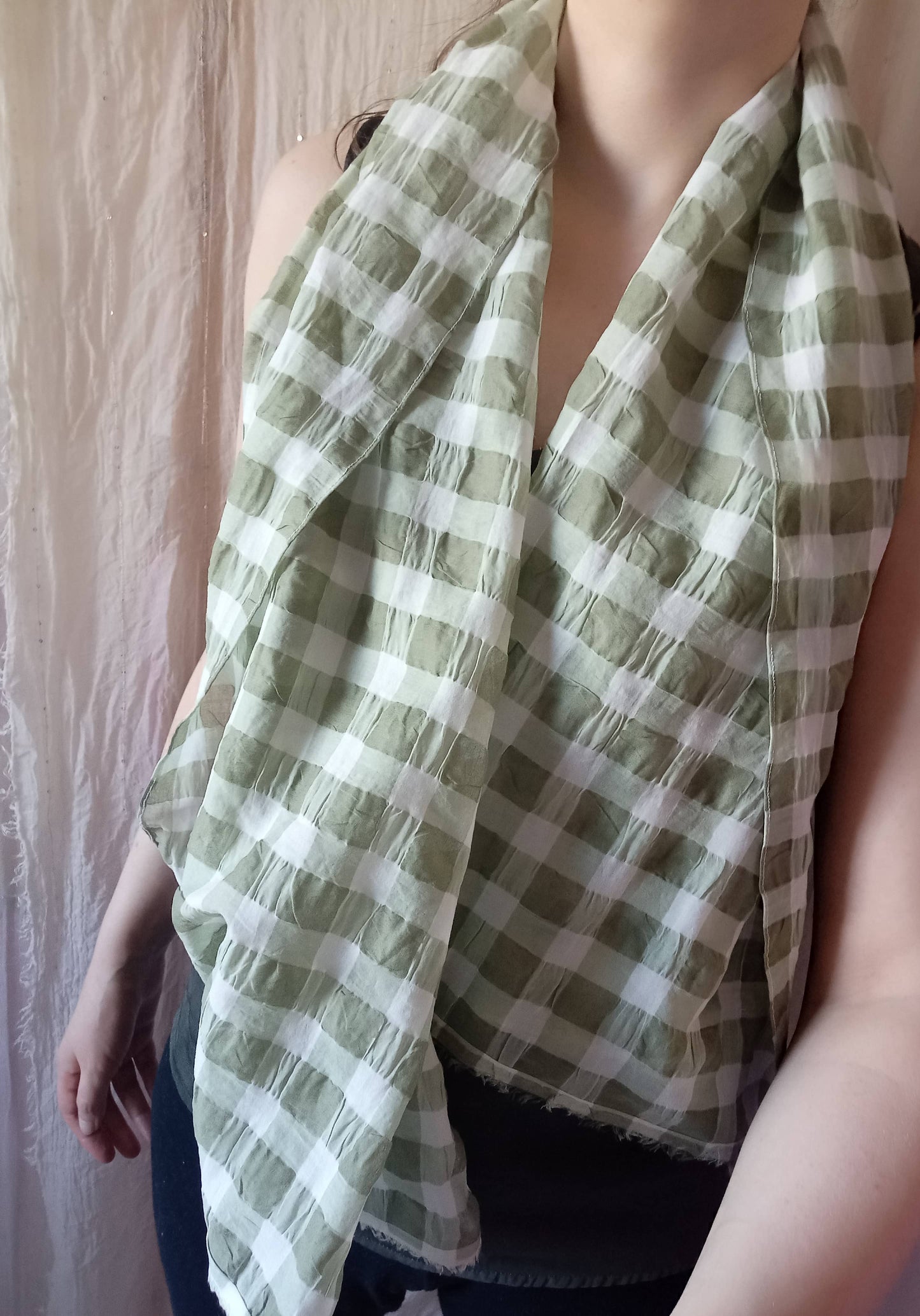 Foulard "La petite Tropézienne" en Coton Oeko-Tex®, imprimé vichy carreaux vert blanc, Existe en Bandana | 100% Made in France