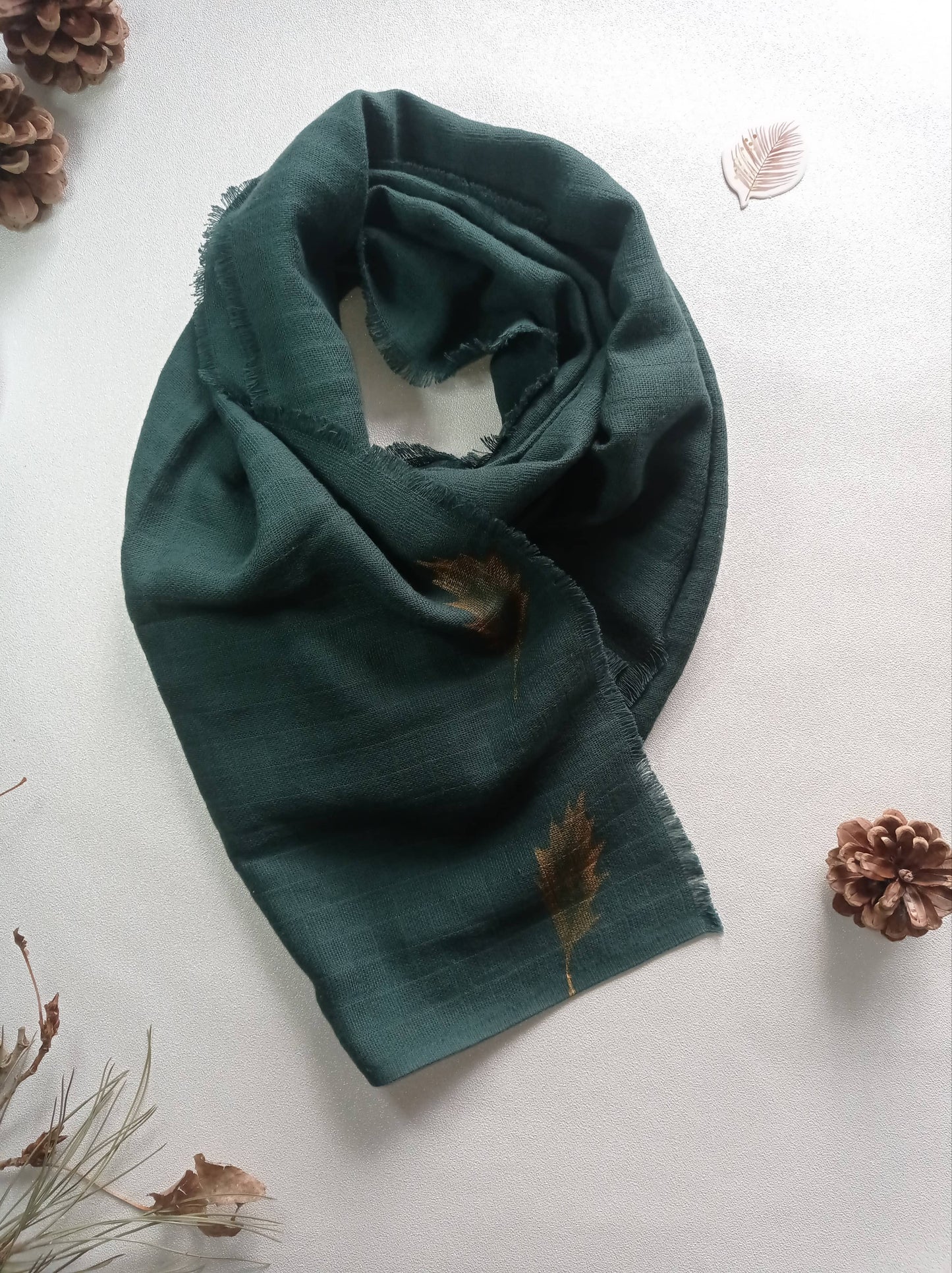 Foulard vert Feuille or