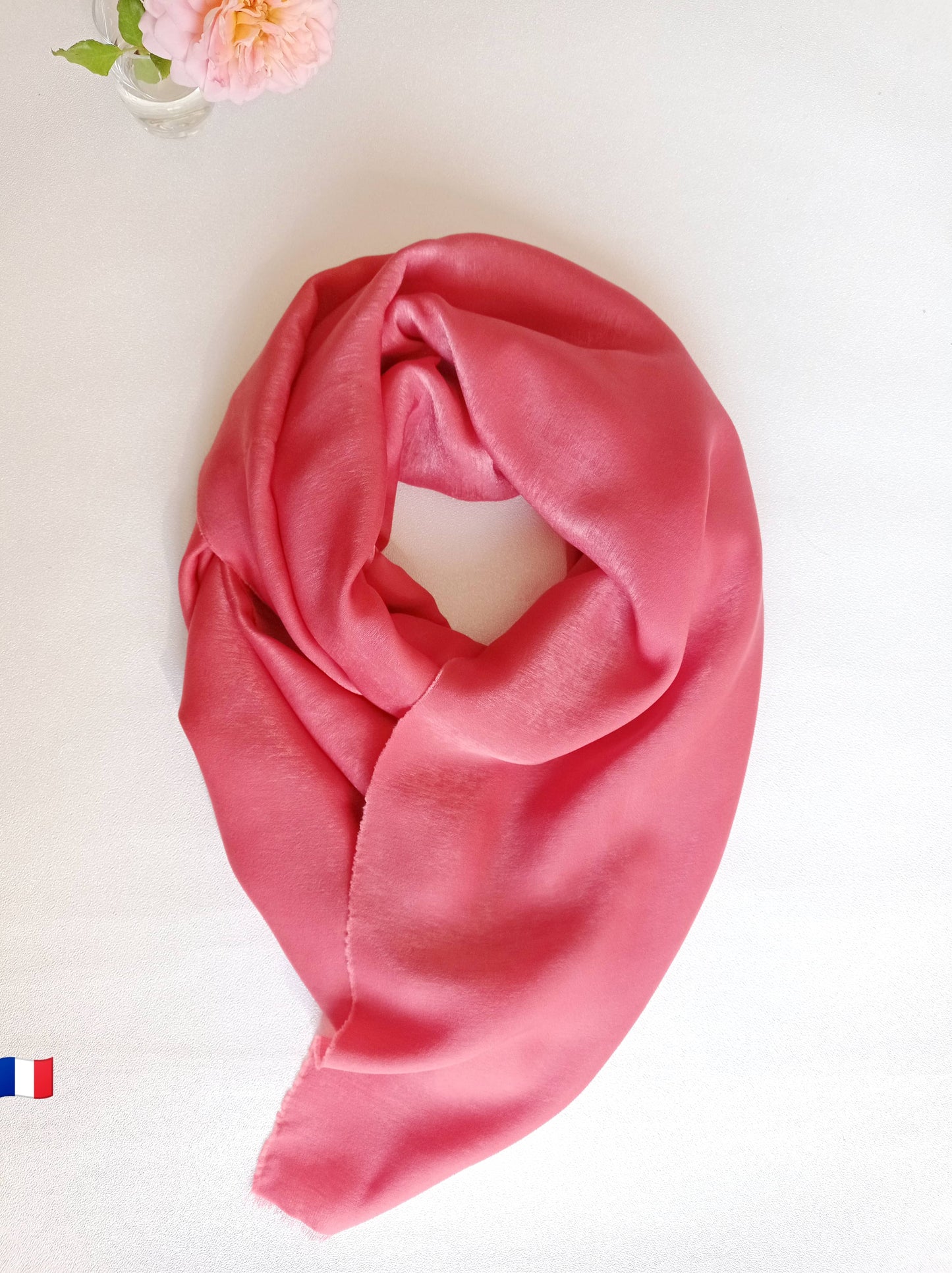 En Satin recyclé - Foulard "Frenchy Velvet" Corail | 100% Made in France