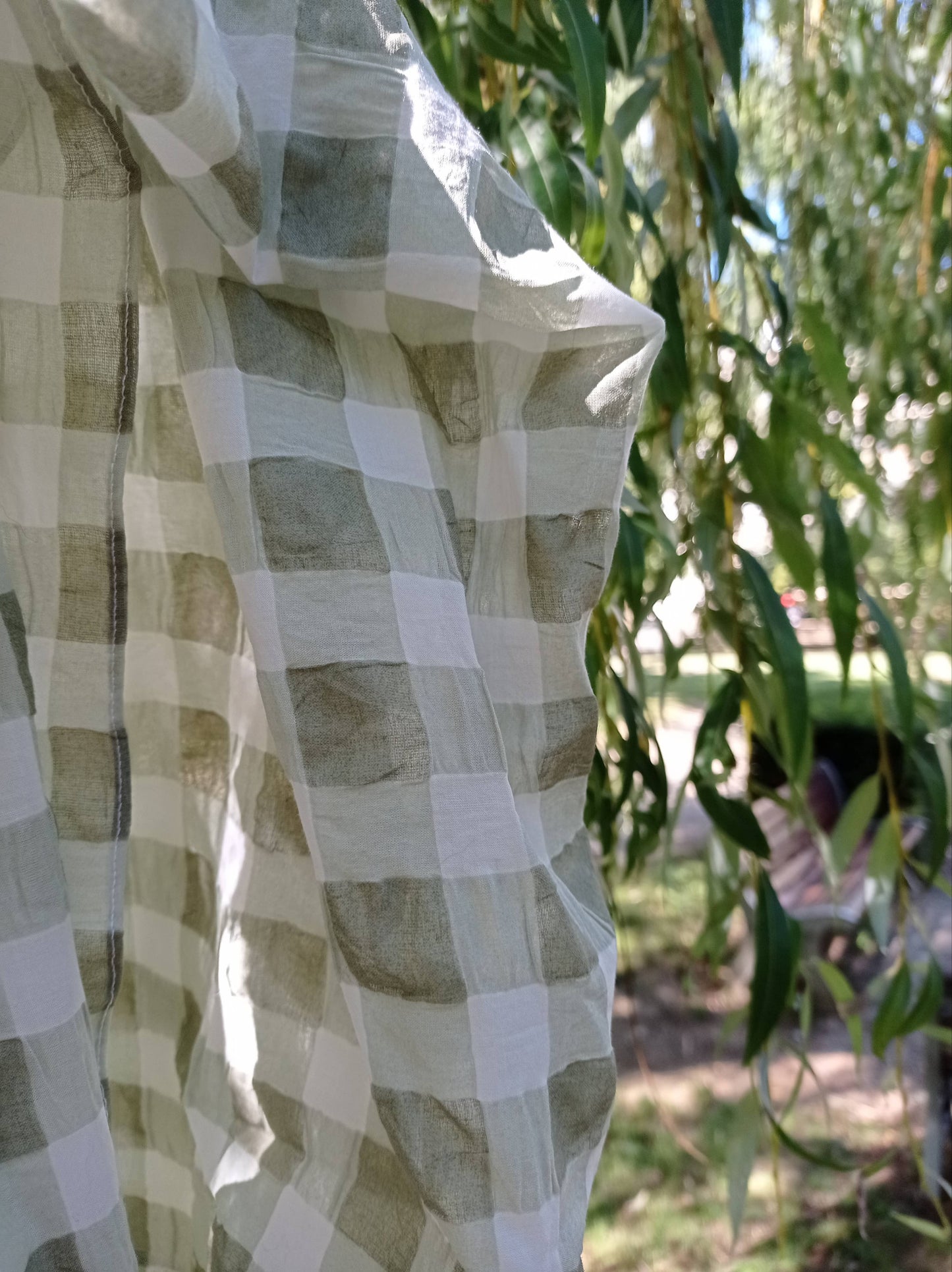 Foulard "La petite Tropézienne" en Coton Oeko-Tex®, imprimé vichy carreaux vert blanc, Existe en Bandana | 100% Made in France