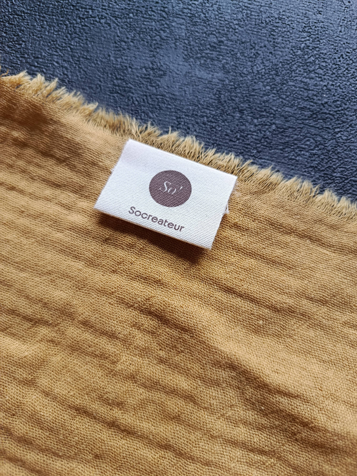 Foulard de créateur Made in France