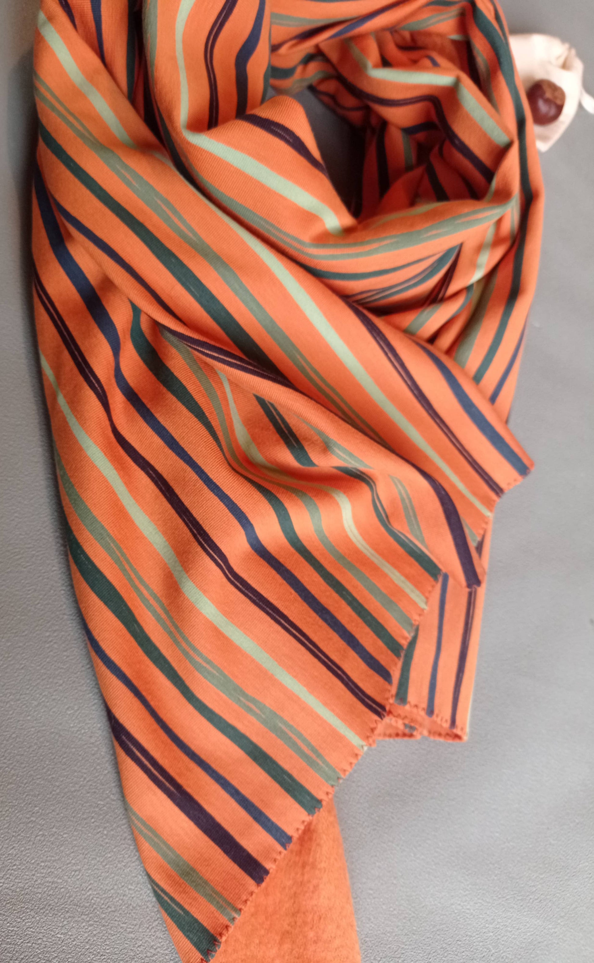 écharpe design coloré
