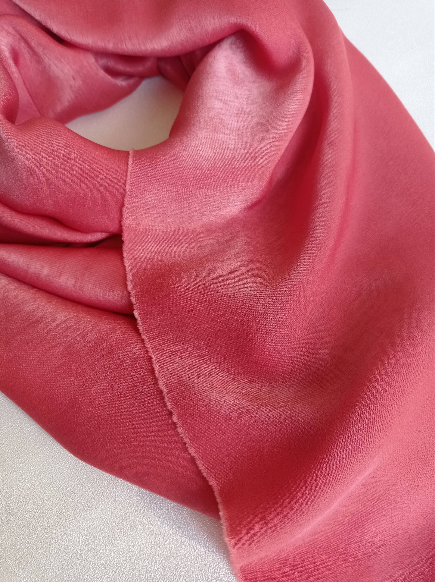 En Satin recyclé - Foulard "Corail rosé" | Made in France